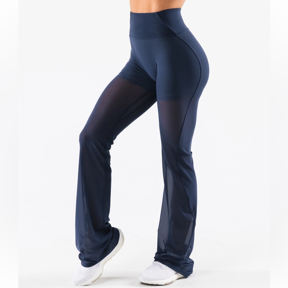 Alphalete | size small | mesh astor flared pant